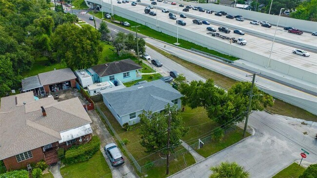 Building Photo - 701 E Adalee St