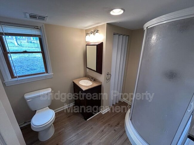 Building Photo - 7541 Mintwood Ave