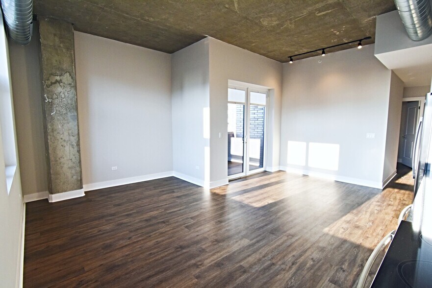 Building Photo - 3801 N Broadway St