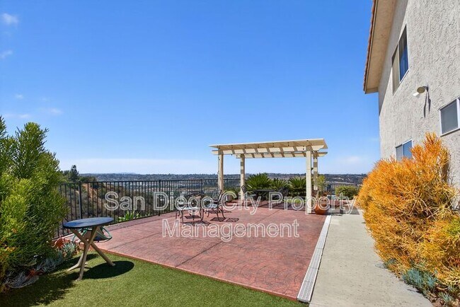 Building Photo - 4794 Arizona St