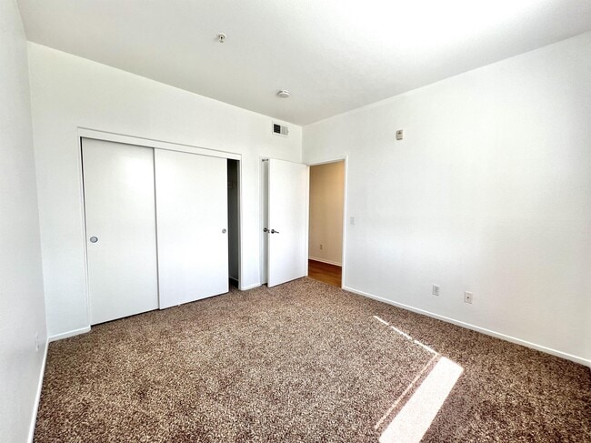 Building Photo - 1388 Challis Pl