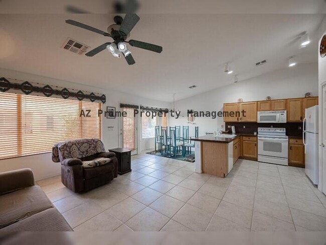 Building Photo - 3431 E Torrey Pines Ln