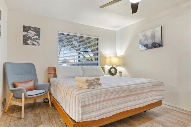 Building Photo - 12002 Swan Dr