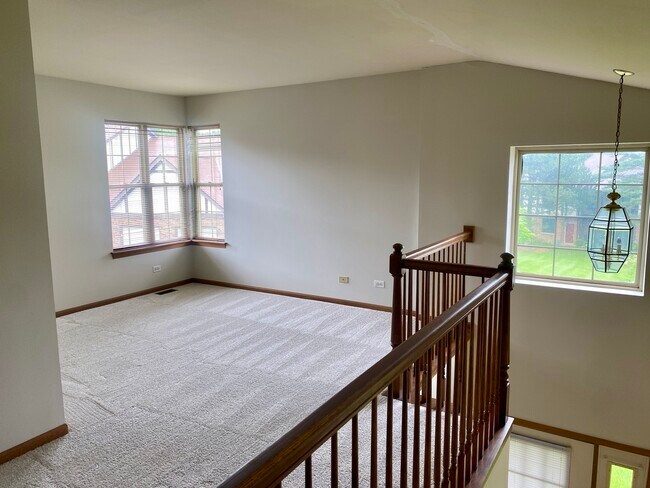 Building Photo - 214 Stoneybrook Ln