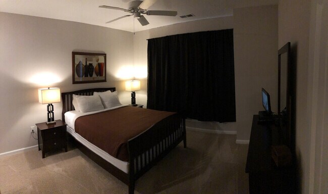 Building Photo - 1445 Broadcloth St