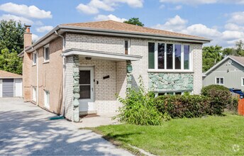 Building Photo - 7840 Cronin Ave