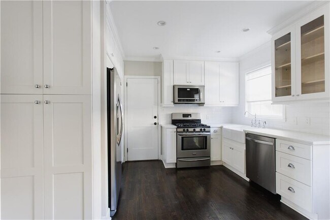 Building Photo - 36 Sheridan Dr NE