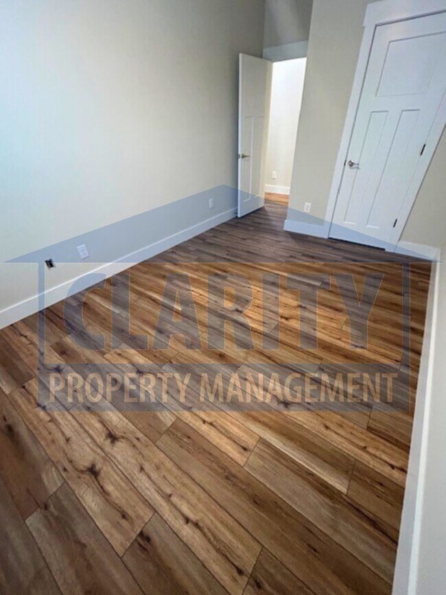 Building Photo - **One month free w/ a 15 month lease!**