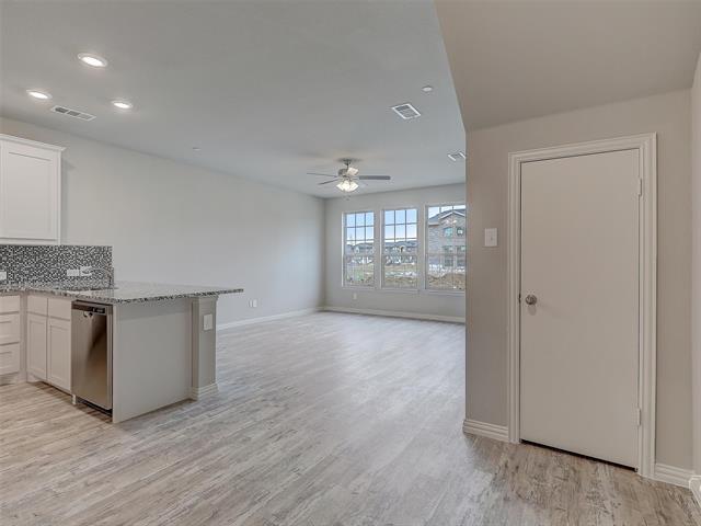 Building Photo - 3337 Solana Cir