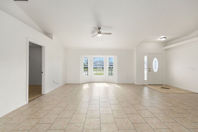 Building Photo - Spacious 3-Bedroom Home on an Oversized Lot in Marion Oaks – Modern Comfort with Room to Relax!