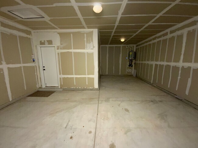 Building Photo - 3 Bedroom Single Story New Build in Mesa Del Sol Near Netflix Studios!