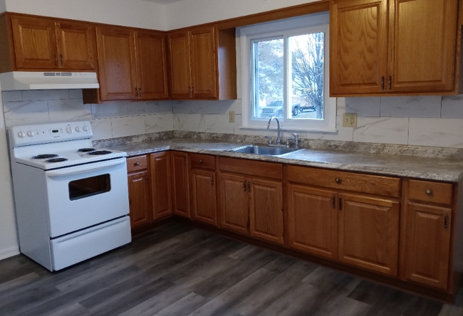 Primary Photo - 3 A Saybrook Dr