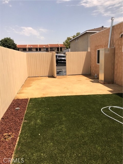 Building Photo - 22633 S Figueroa St