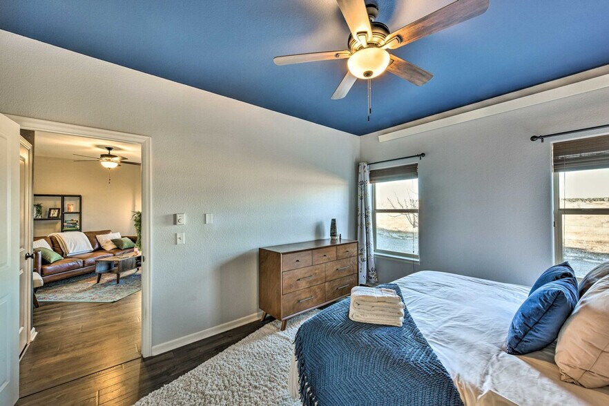 Building Photo - 10481 Table Rock Ct