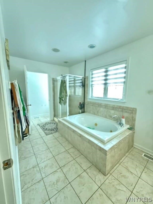 Building Photo - 2423 Purple Martin Ln