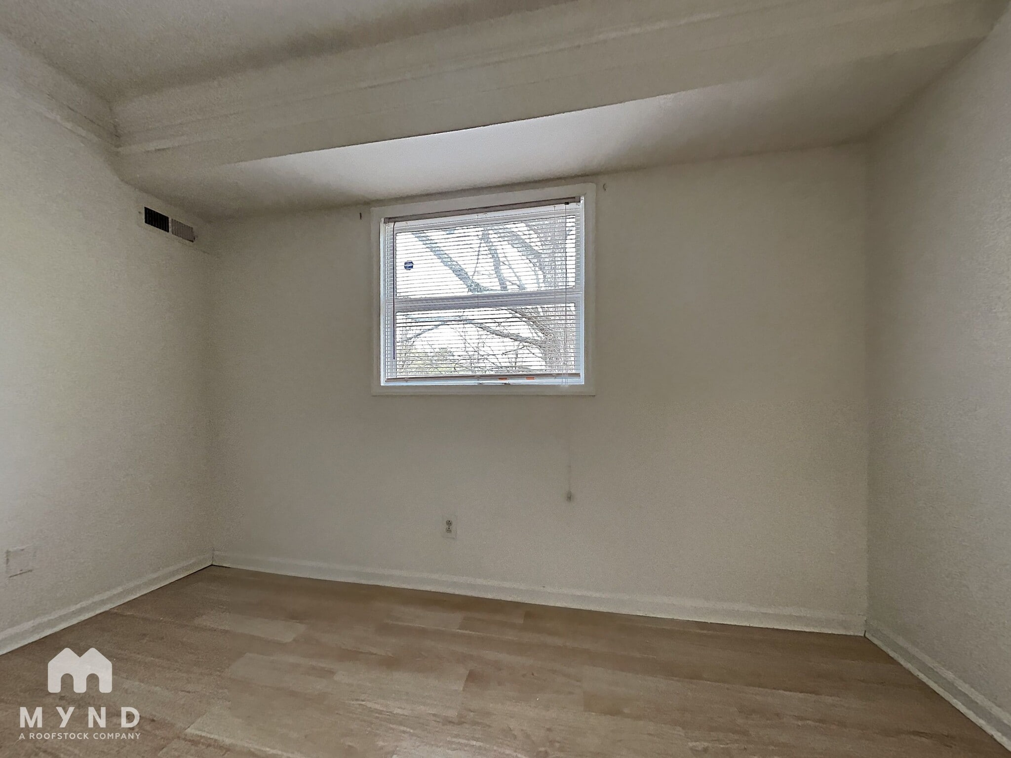 Building Photo - 7992 Shady Oak Trail