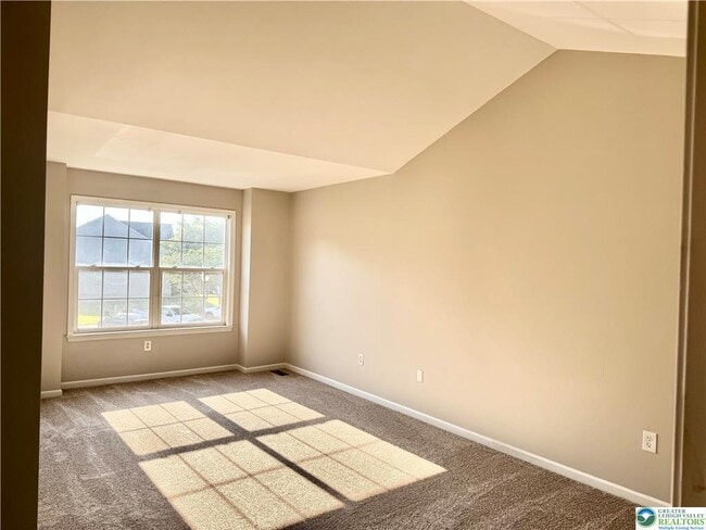 Building Photo - 288 Maple Ct