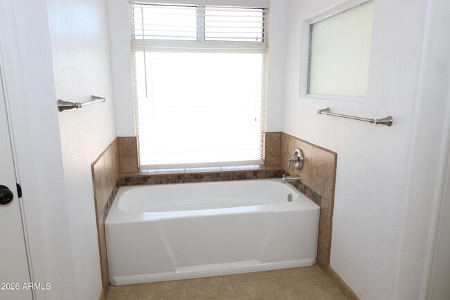 Building Photo - 4308 E Princeton Ave