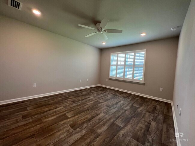 Building Photo - 23904 Songbird Dr