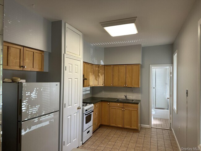 Building Photo - 49 5th St