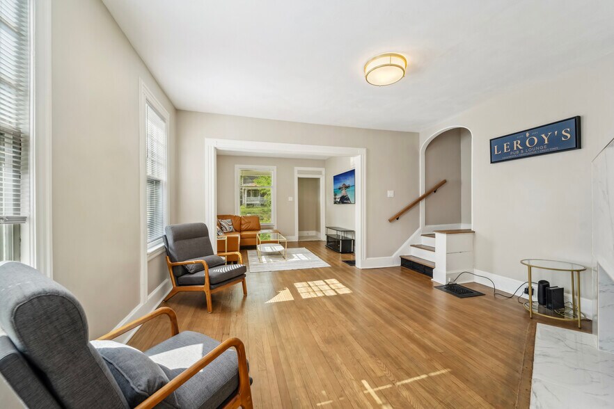 Building Photo - 95 Leroy St