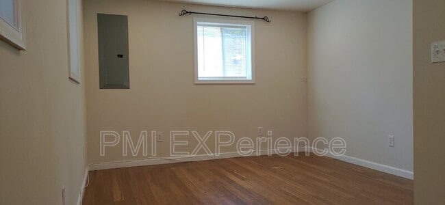 Building Photo - 204 Taurus Dr