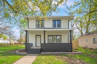 Building Photo - 1214 Cedar St