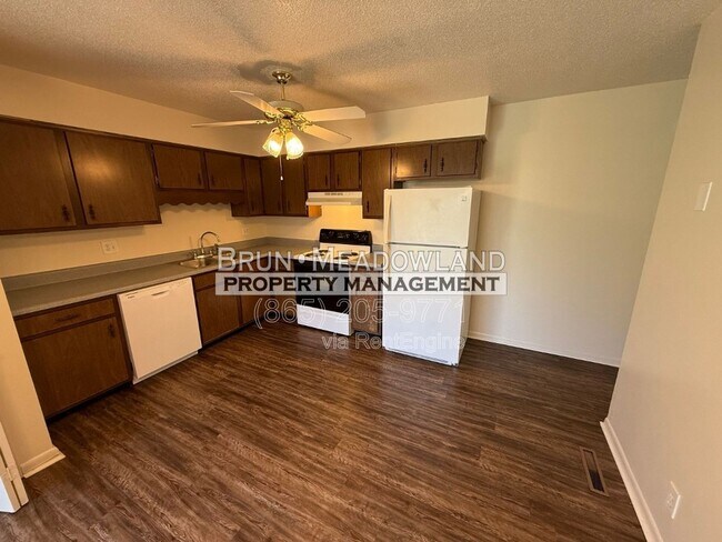 Building Photo - 3719 Mooers St