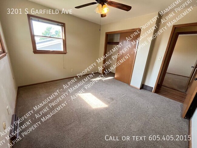 Building Photo - 3201 S Garfield Ave