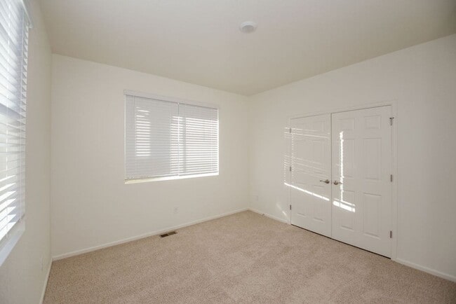 Building Photo - Spacious 4-Bedroom Home with 3-Car Garage & Walk-Out Basement | Prime Living Opportunity