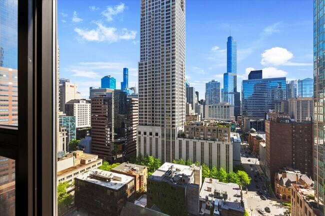 Building Photo - 30 E Huron St