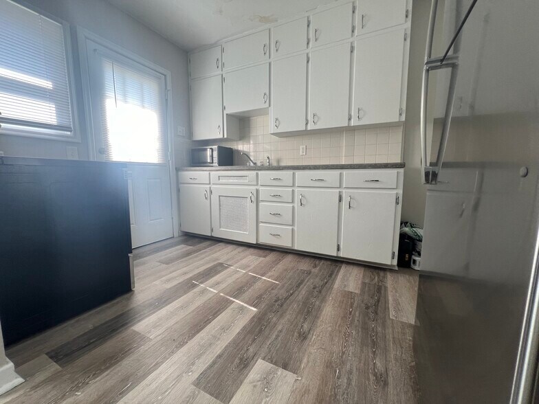 Kitchen - 118 Locust St