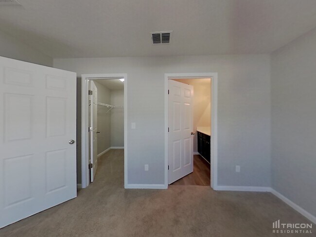 Building Photo - 77013 Birdseye Ct