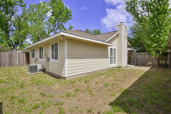 Building Photo - 23627 Pebworth Pl