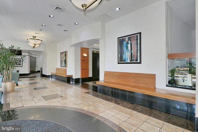 Building Photo - 203 Yoakum Pkwy