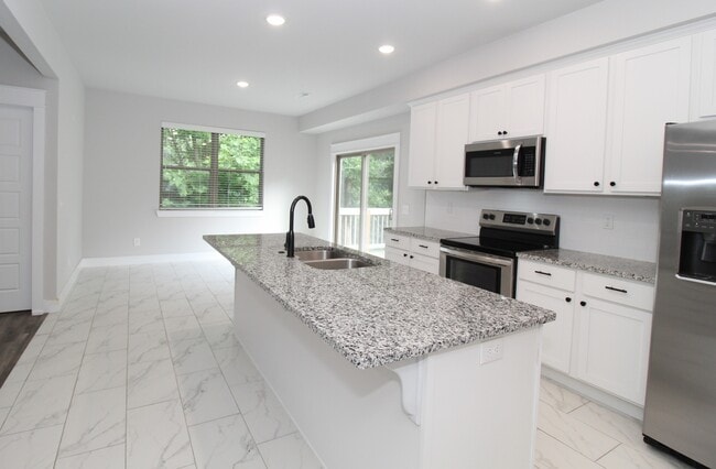 Building Photo - 11 Hillswick Dr