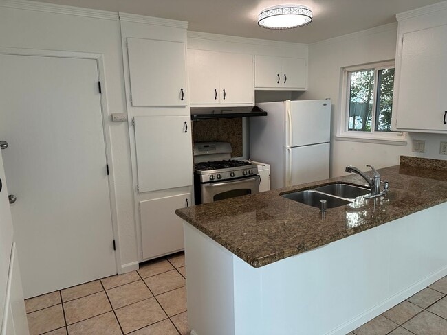 Building Photo - 4518 Newhaven Way