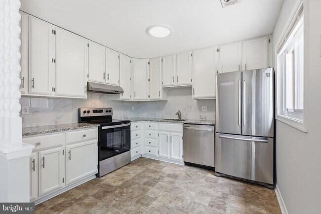 Building Photo - 1211 Springtide Pl