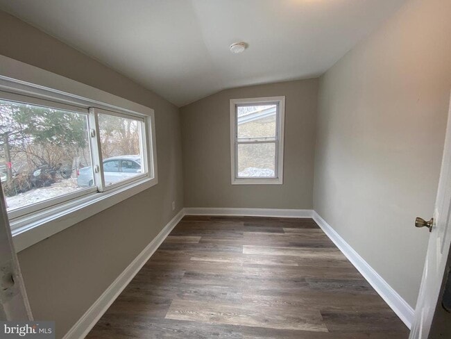 Building Photo - 220 Pearl St