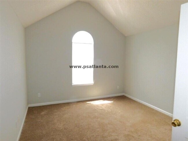 Building Photo - 5147 Round Table Dr