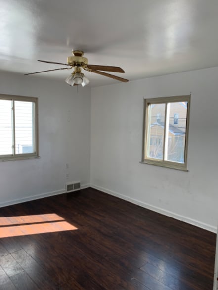 Building Photo - 1615 Sumac St