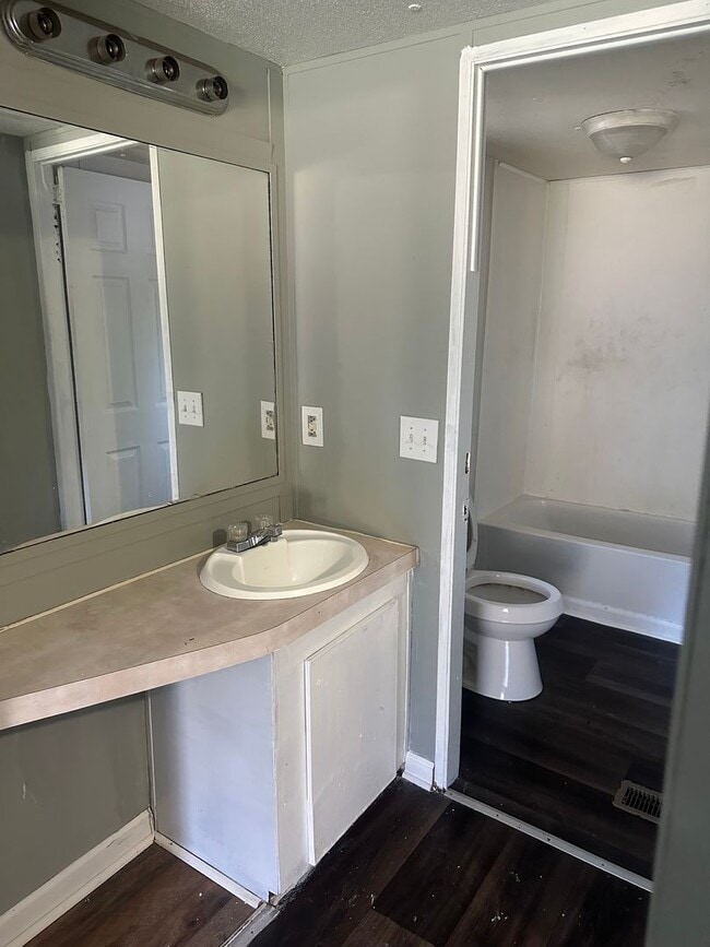 Building Photo - 61 Daniel Dr