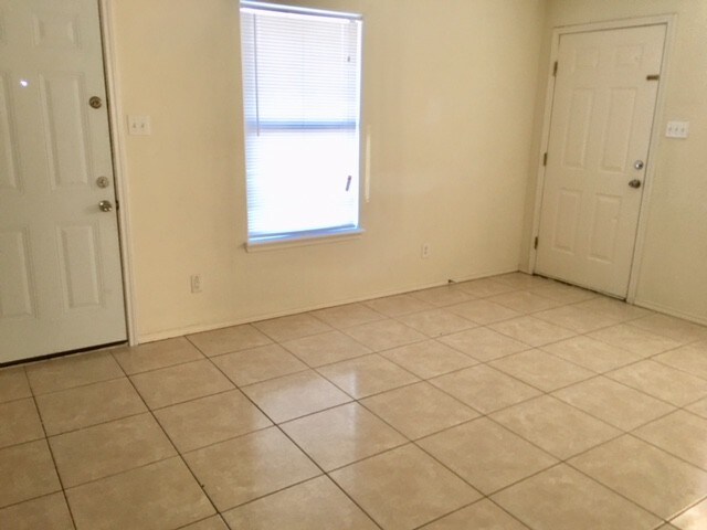 Building Photo - 405 Rockport St
