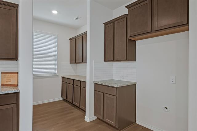 Building Photo - 1517 Bennington Ln