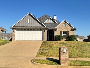 Building Photo - 1017 Stagecoach Bend