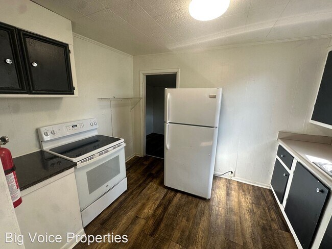 Building Photo - 2 br, 1 bath House - 325 E. 18th Street