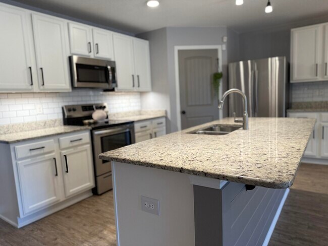 Building Photo - 351 Merlin Ct