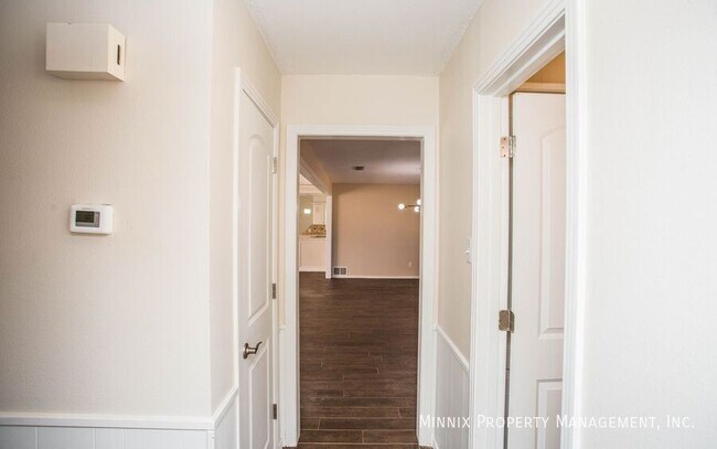 Building Photo - 6309 Nashville Dr