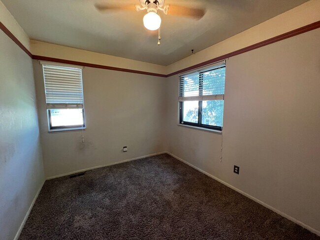 Building Photo - 3 Bedroom Condo in Cinnimon Courtyards