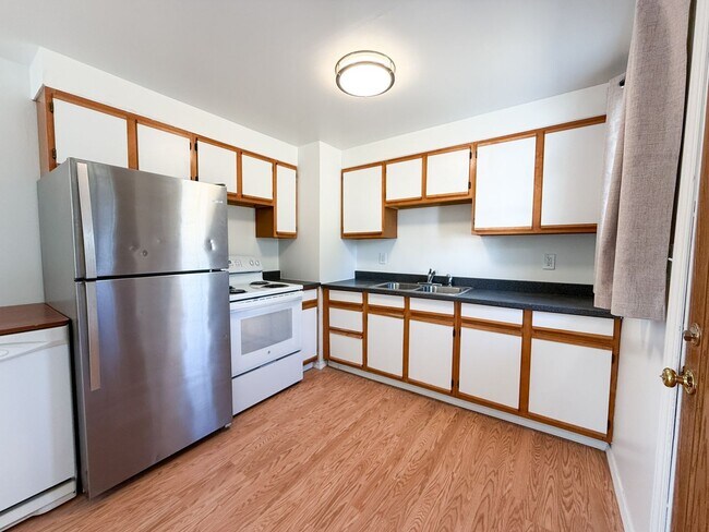 Building Photo - 6119 N Braeburn Dr